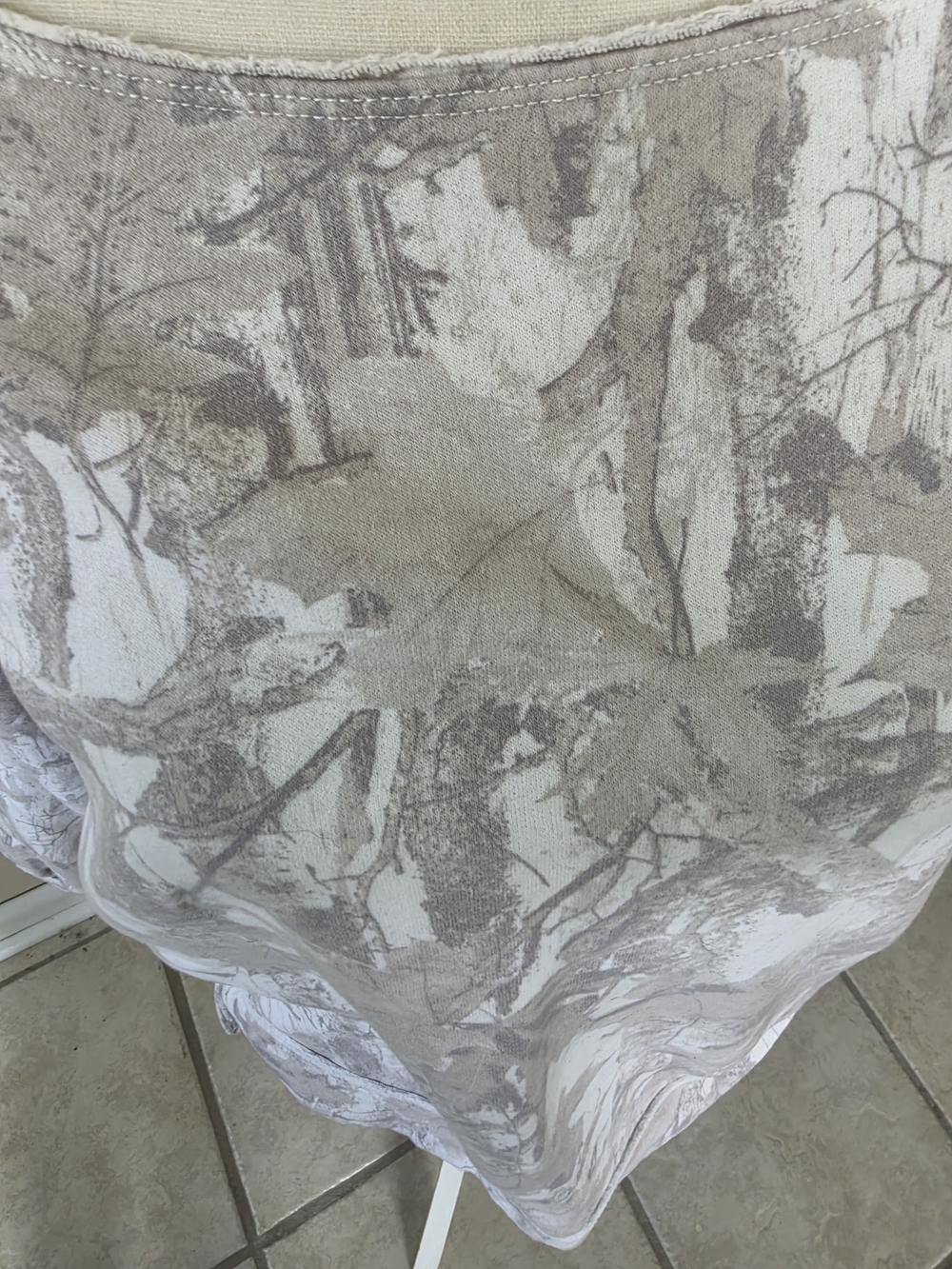 Hollister Camo Crewneck Sweatshirt - Picture 4 of 6